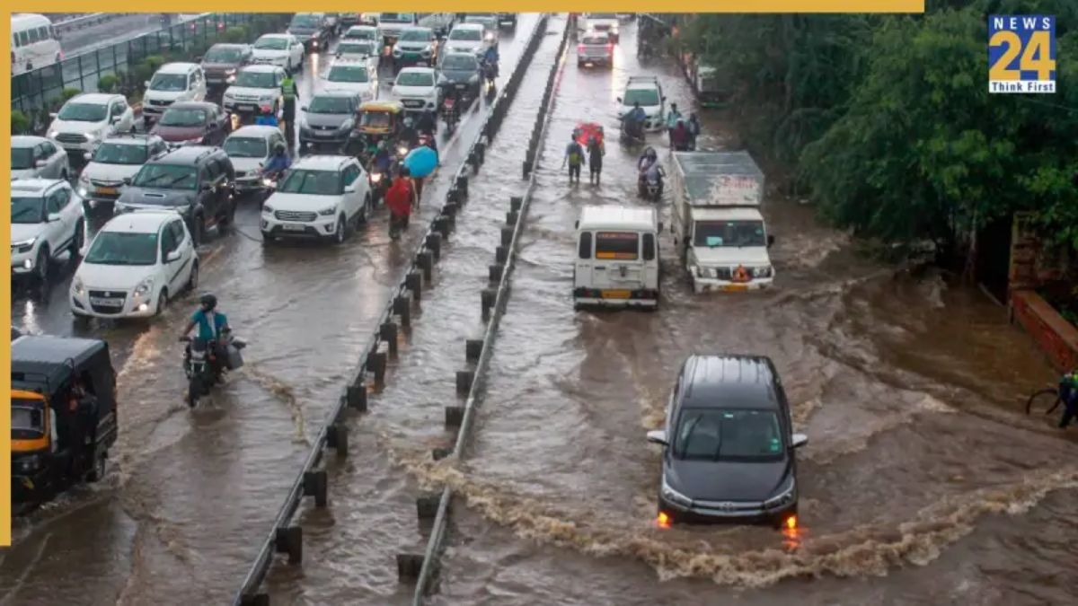 IMD Weather Update: Light Rain And Thunderstorms Expected In Delhi, And Eastern Uttar Pradesh IMD Weather Update: Light Rain And Thunderstorms Expected In Delhi, And Eastern Uttar Pradesh