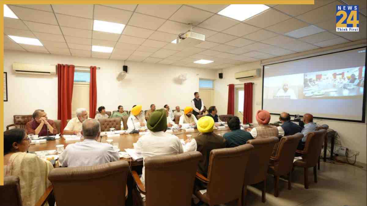 Punjab Cabinet Punjab Cabinet Gives Nod To “Jisda Khet, Usda Ret” To Give Farmers Rights To Sell Sand Accumulated In Their Fields Due To Floods