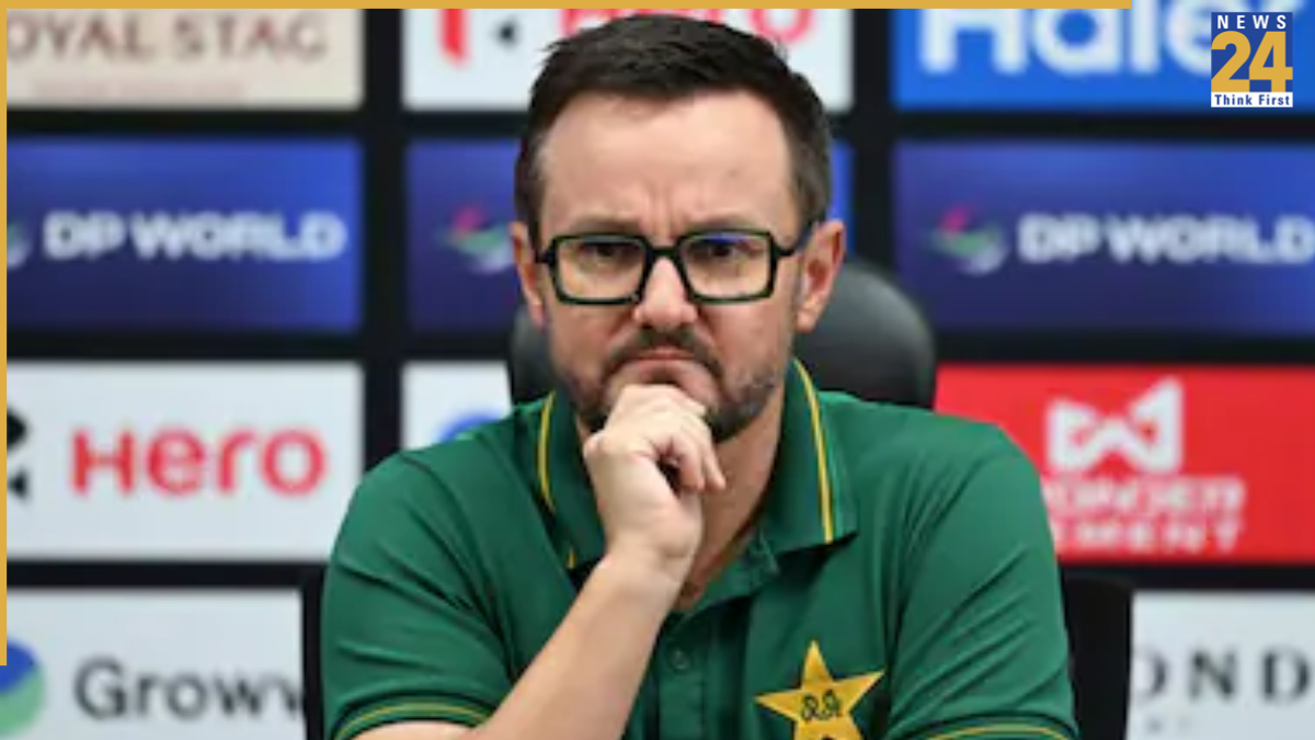 Pakistan coach Mike Hesson