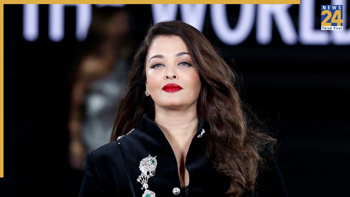 Aishwarya Rai at Paris Fashion Week