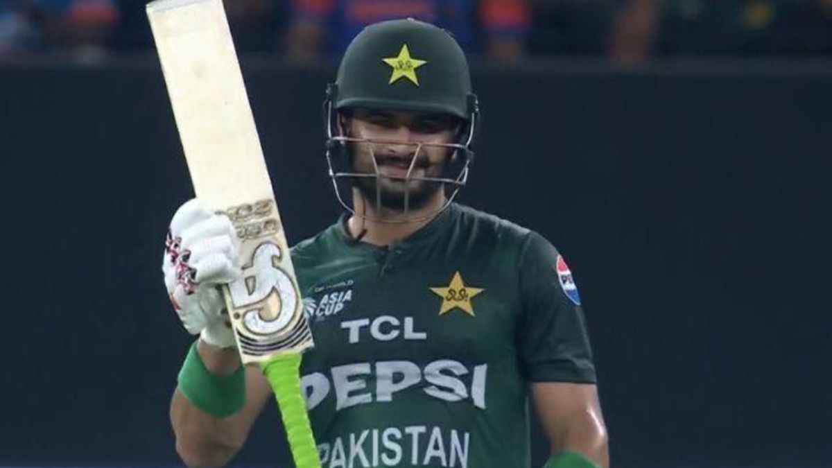 India vs Pakistan, Asia Cup 2025 Final: Kuldeep Yadav faces challenging over as Sahibzada Farhan reaches his fifty