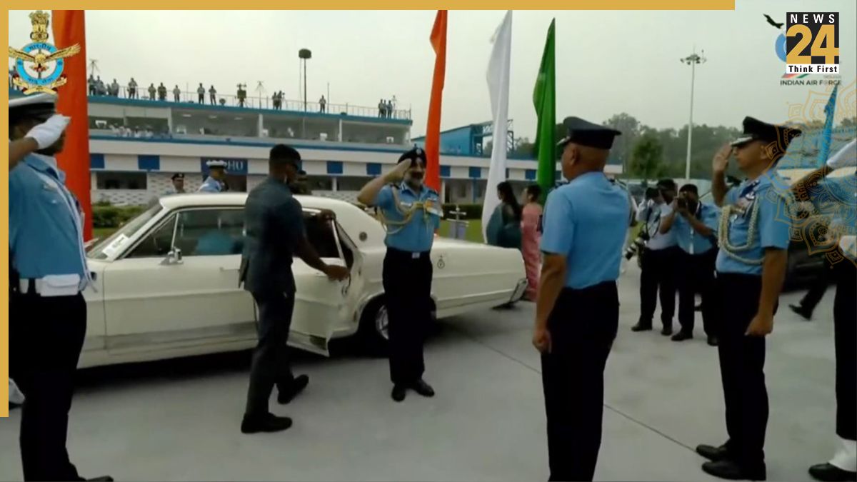 Air Force Day Celebrations: Air Chief Marshal AP Singh Makes Grand Entrance in Vintage 1967 Ford Salon