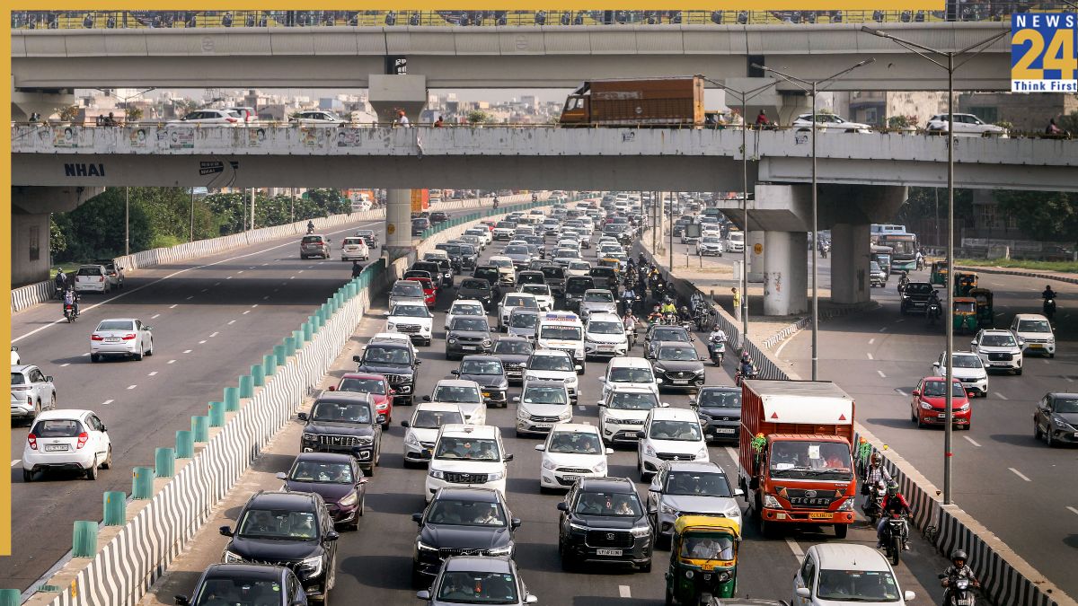 Delhi Traffic Alert for Chhath Puja: Diversions and Restrictions in MB Road, Kalindi Kunj, Bhajanpura on Oct 27; Check Full Advisory