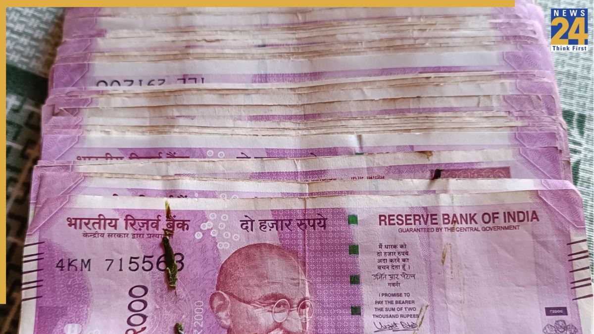 Diwali safai turns into a surprise for family as they find Rs 2 lakh hidden in DTH box