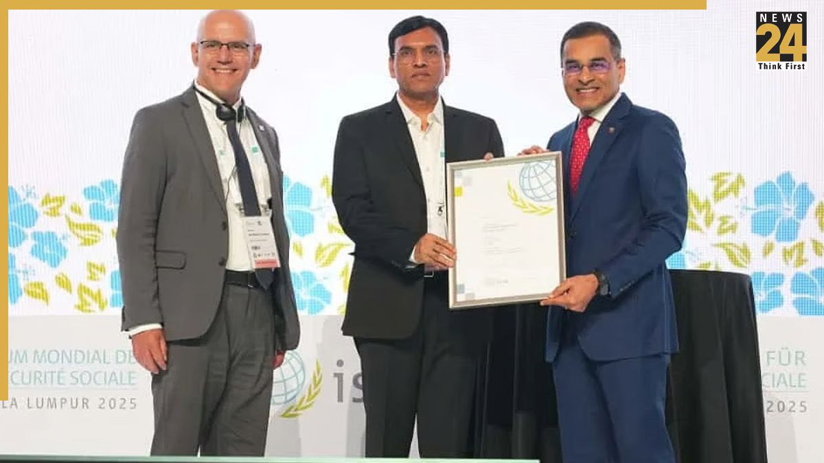 Union Minister Mansukh Mandaviya receives ISSA Award at World Social Security Forum in Malaysia