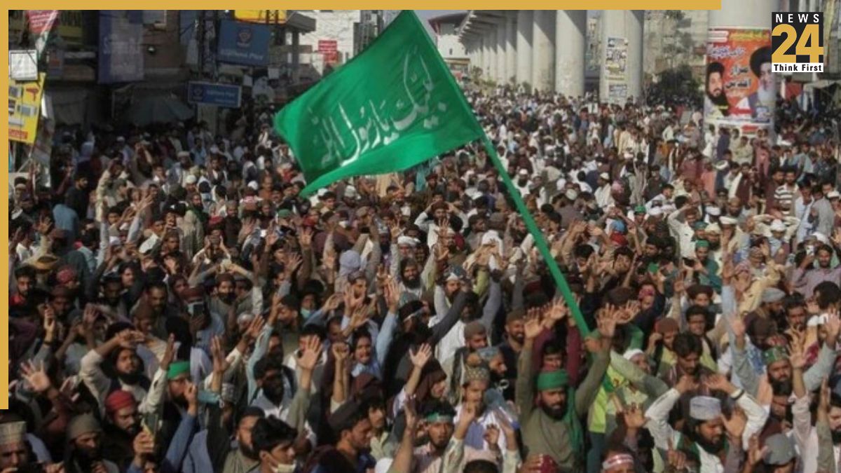 Pakistan Suspends Internet and Closes roads as TLP Protests turn Violent: Police-Civilian clashes Erupt in Lahore, Islamabad, and Rawalpindi