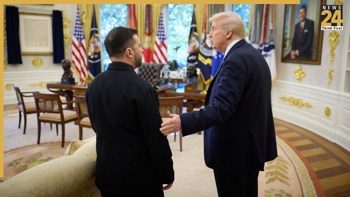 Trump Warned Zelenskyy Putin Will 'Destroy' Ukraine, Threw Maps in Explosive White House Meeting