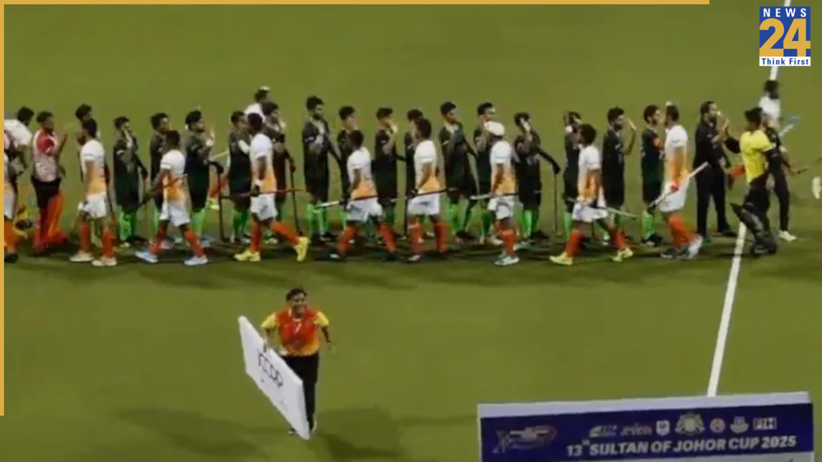 India and Pakistan players shake hands after match ends