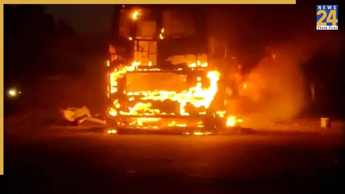 bus fire jaipur repredentational purpose only - not the actual photo