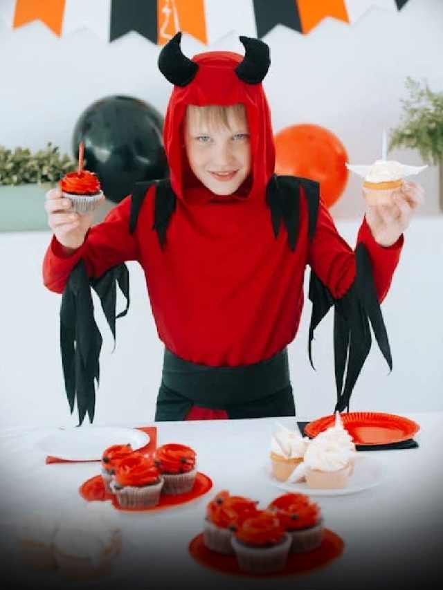 6 Spooky Halloween Cupcakes To Haunt Your Dessert Table