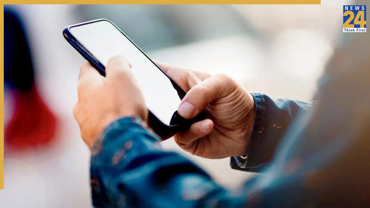 Instagram WFH Job Ad turns out to be Crypto scam; Delhi police nabs Punjab Man