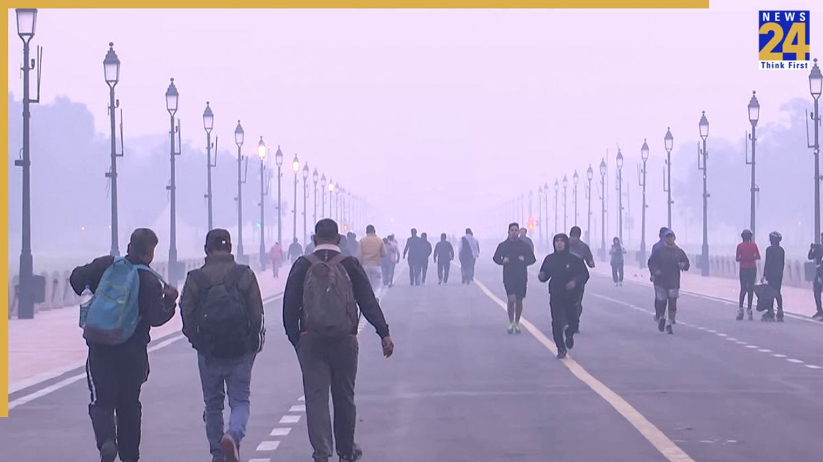 Delhi AQI (11) Delhi AQI remains ‘Very poor’, hits 400 in some areas as smog engulfs the city – Check latest readings
