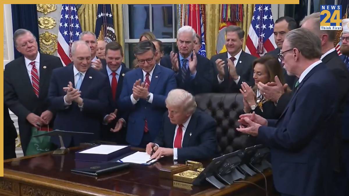 Donald Trump Donald Trump signs bill to end Government Shutdown