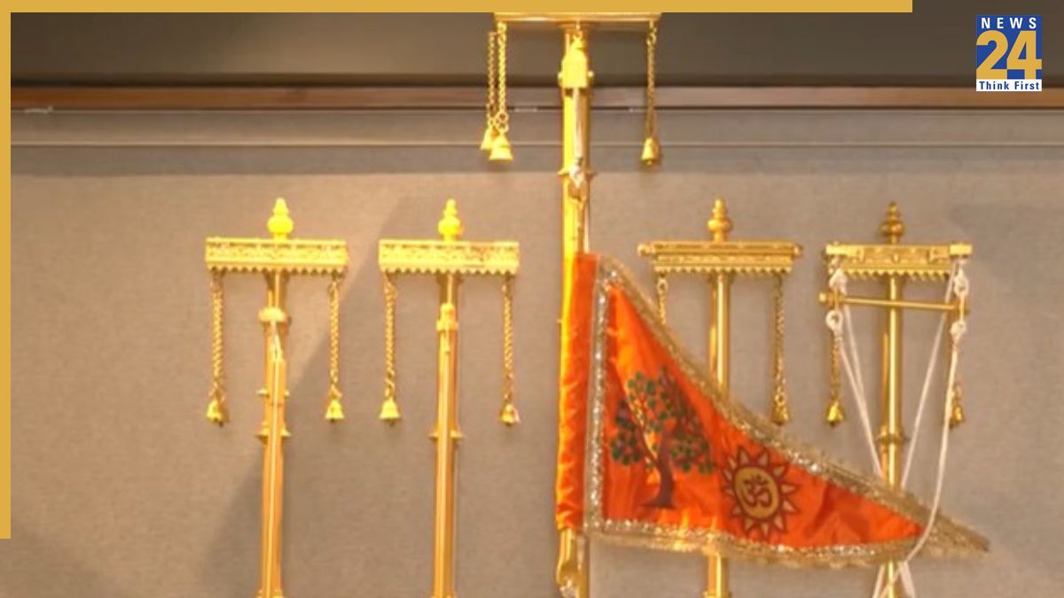 Flag hoisting Flag hoisting