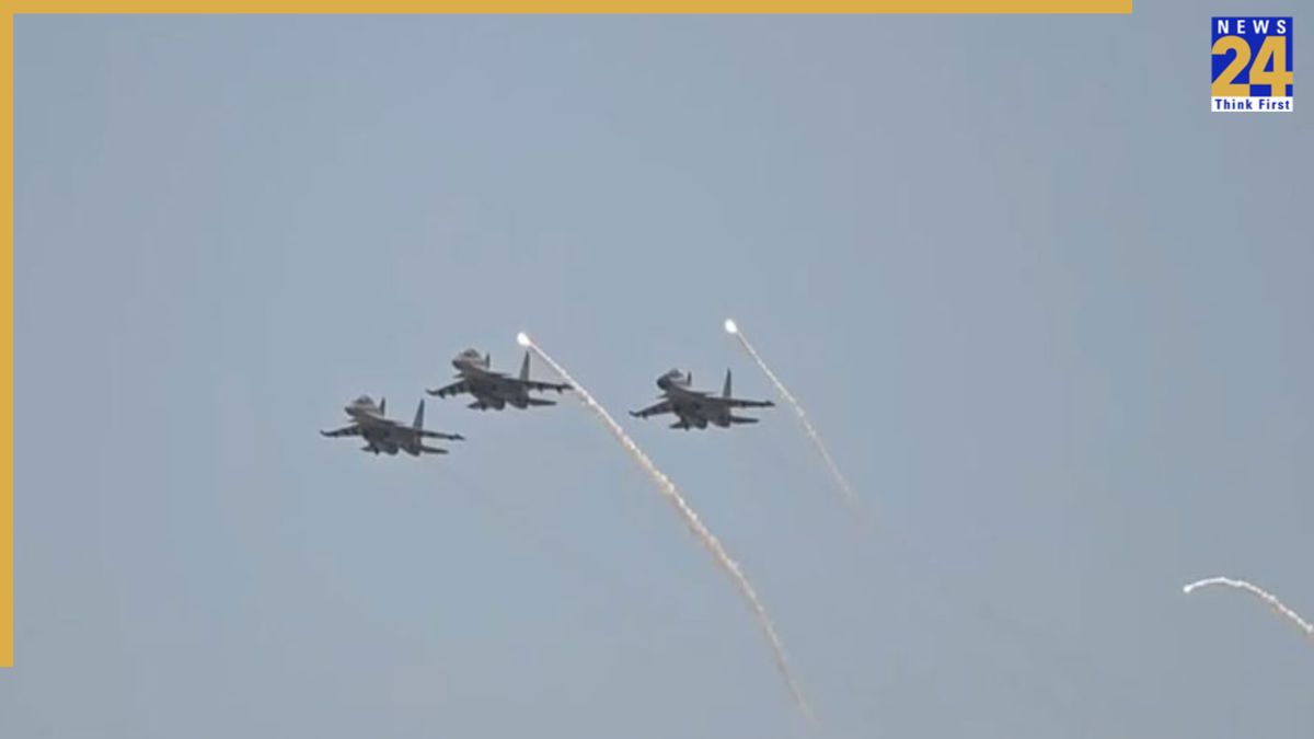 Assam: IAF Air show dazzles Guwahati Skies over Brahmaputra