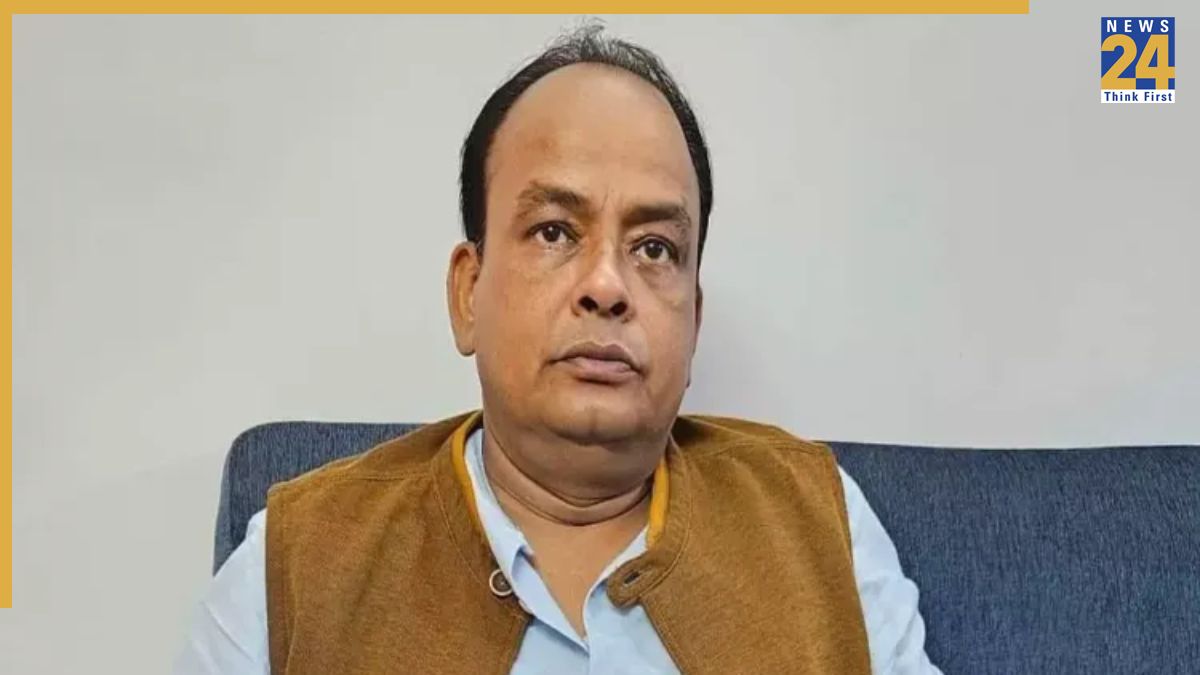 Jharkhand health minister Irfan Ansari Jharkhand Health Minister, Irfan Ansari, to treat patients personally in district hospital OPDs