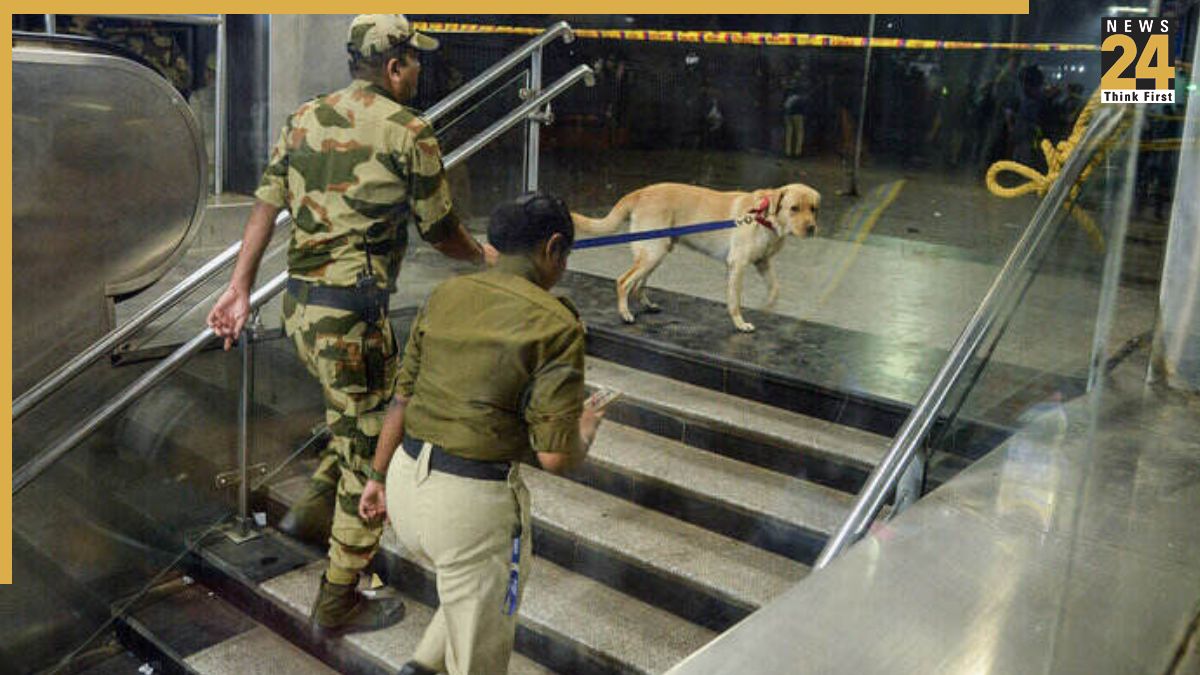 Lal qila Metro Station