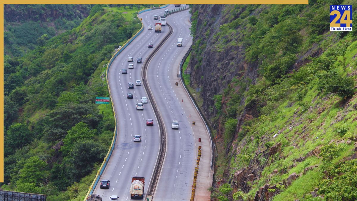 Mumbai Pune Expressway Mumbai-Pune Highway: A New Rs 2,900-Crore Expressway Will Reduce Travel Time to Just Ten Minutes
