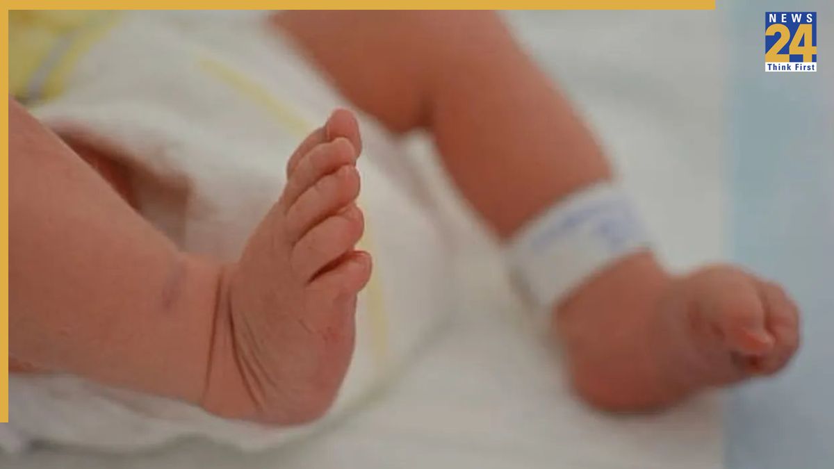 New born baby UP News: One-day-old baby goes missing from Kushinagar medical college, staff nurse under scanner