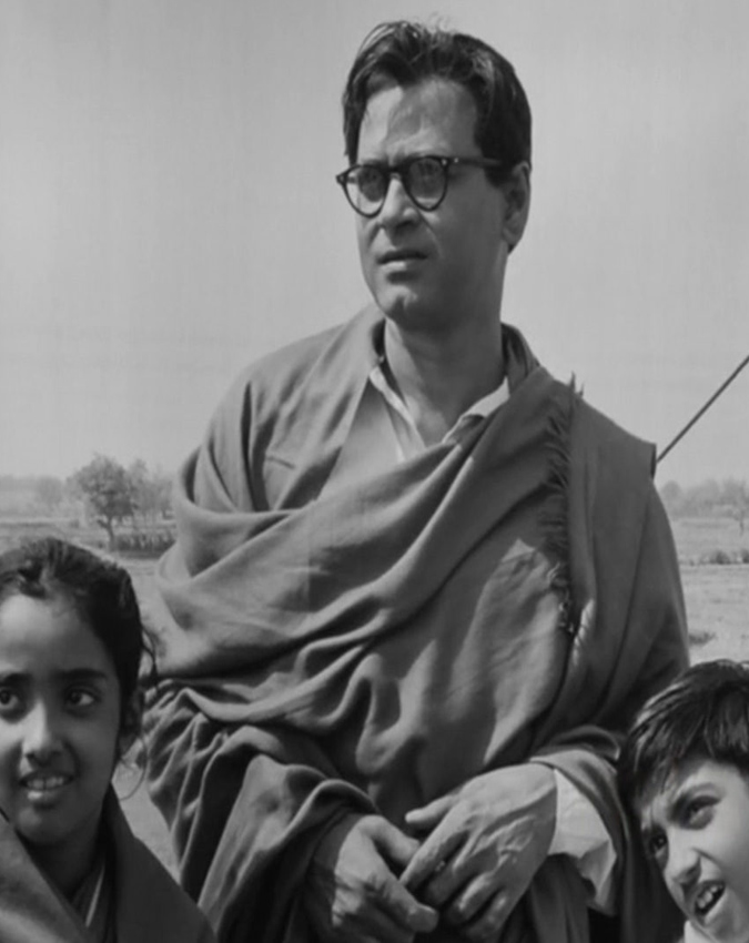 Satyajit Ray's name will instantly come to mind when you consider the history of Bengali cinema. But Ritwik Ghatak is another well-known figure who has left a rich film legacy. While Ray received a great deal of praise from critics in India and then elsewhere, Ritwik Ghatak's works steadily attracted audiences' attention. This is a list of his five greatest films, which every cinema lover should see.-1-2-3-4-5-6