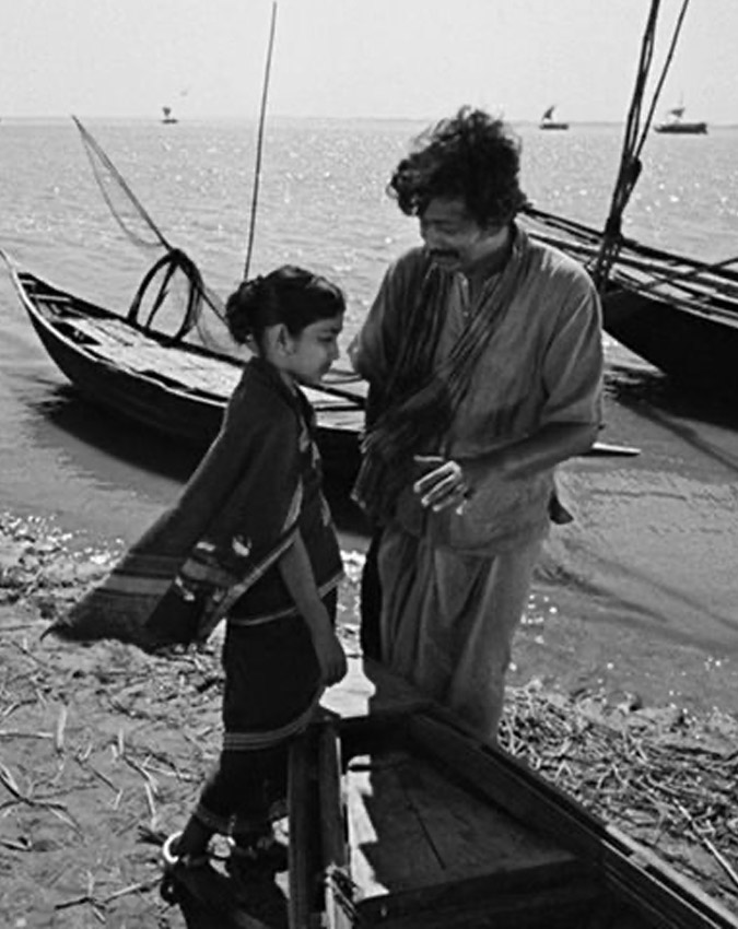 Satyajit Ray's name will instantly come to mind when you consider the history of Bengali cinema. But Ritwik Ghatak is another well-known figure who has left a rich film legacy. While Ray received a great deal of praise from critics in India and then elsewhere, Ritwik Ghatak's works steadily attracted audiences' attention. This is a list of his five greatest films, which every cinema lover should see.-1-2-3