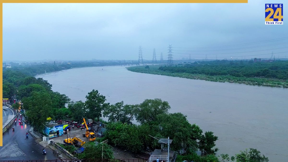 Delhi: Yamuna’s water quality improves post-floods, pollution is now....