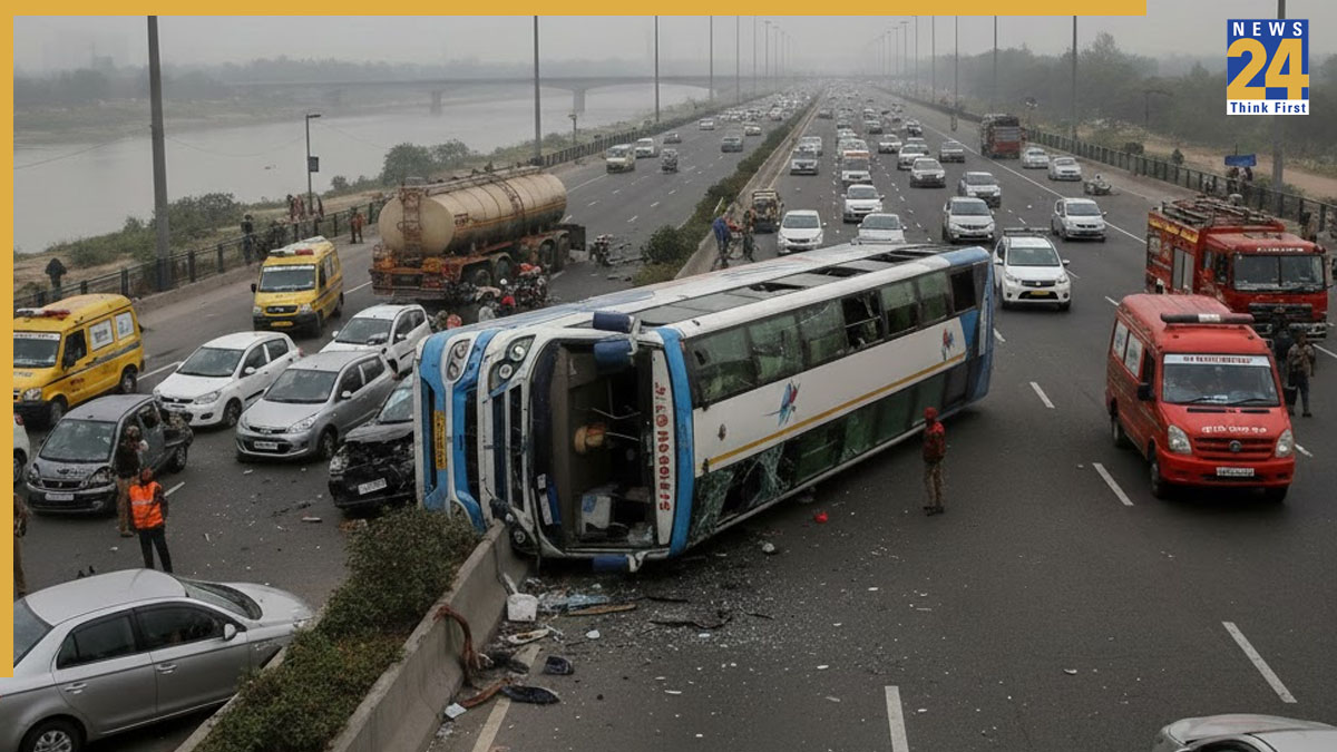 bus accident UP News: Noida-Lucknow bus overturns on Yamuna Expressway, 50 injured, 3 critical