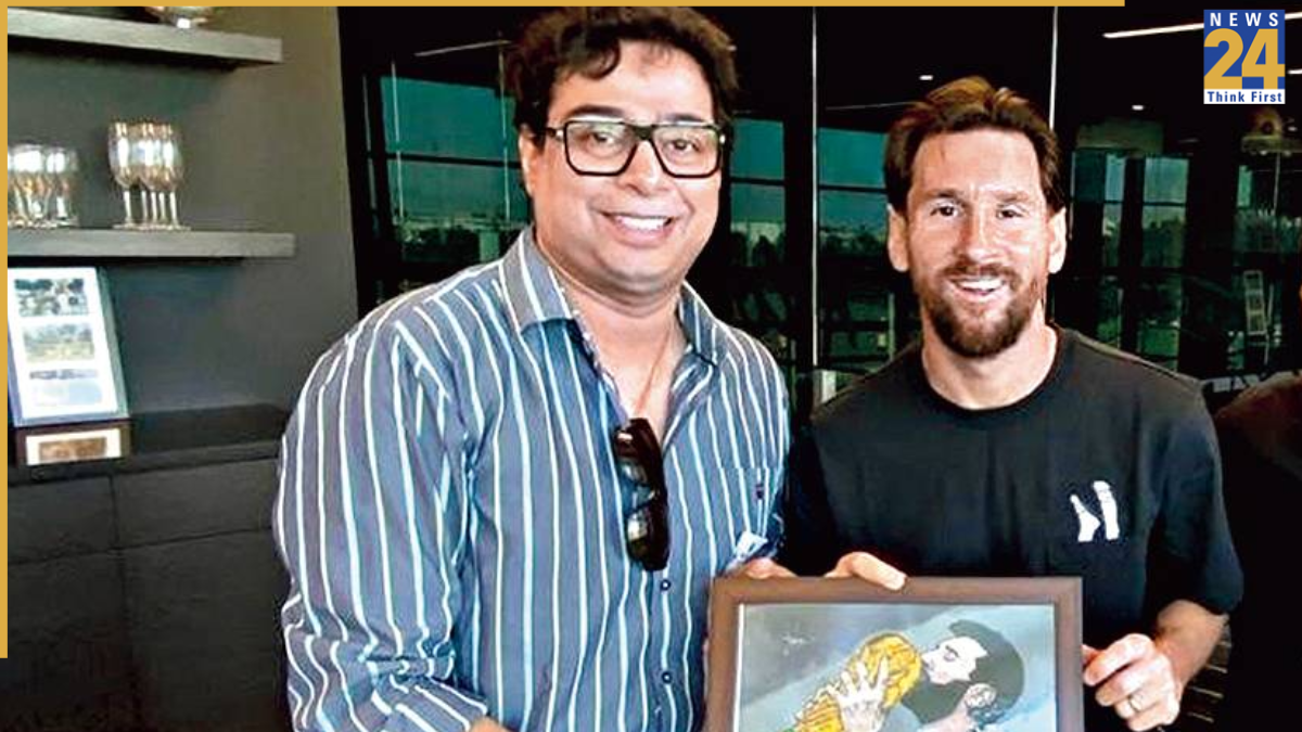 Satadru Dutta with Lionel Messi Satadru Dutta with Lionel Messi
