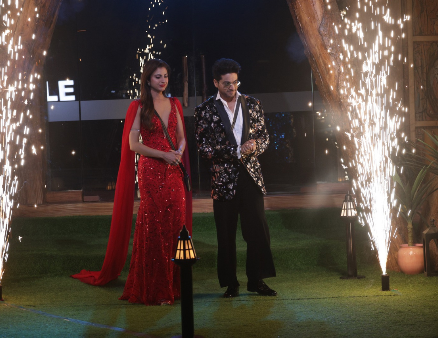 Bigg Boss 19 Winner Gaurav Khanna Bigg Boss 19 Winner Gaurav Khanna-1-2-3