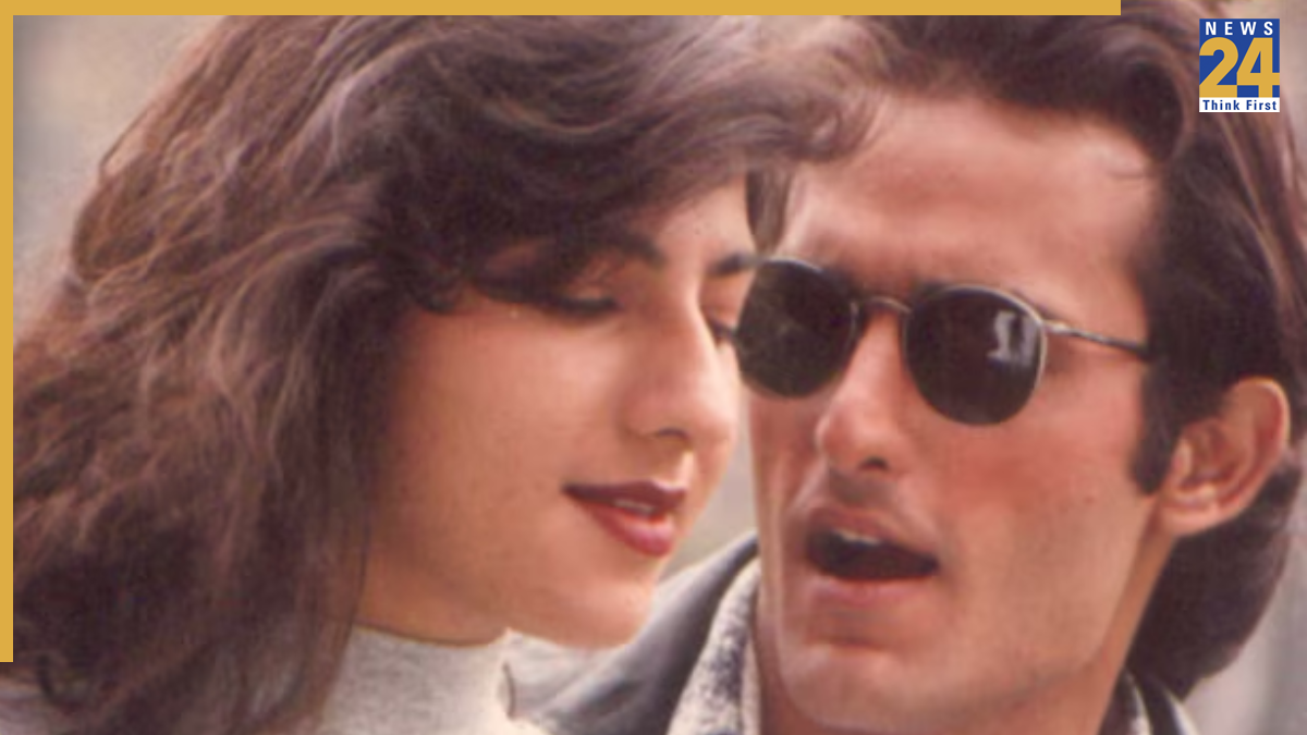 Akhaye Khanna First Heroine Anjala Zaveri