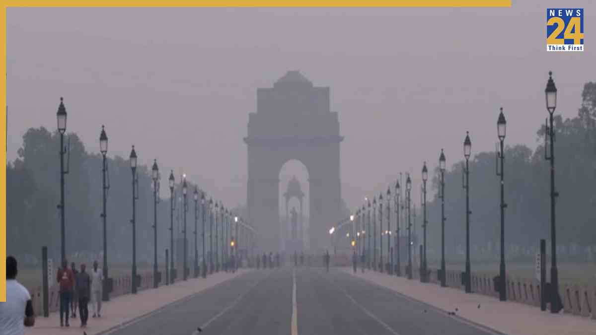 Delhi Weather Update: Toxic smog shrouds several locations as capital chokes under ‘very poor’ AQI – check forecast