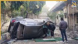 UP News: Speeding car breaks Ghaziabad flyover railing, killing father and leaving son critical