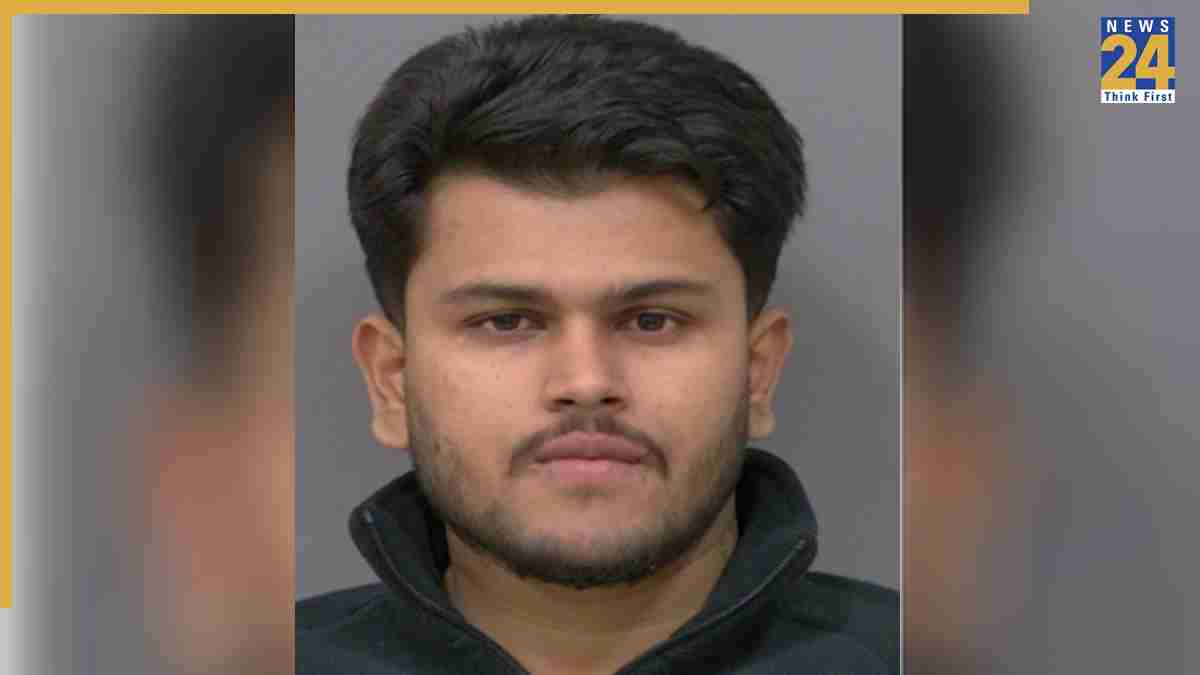 Indian man flashes doctors in Canada