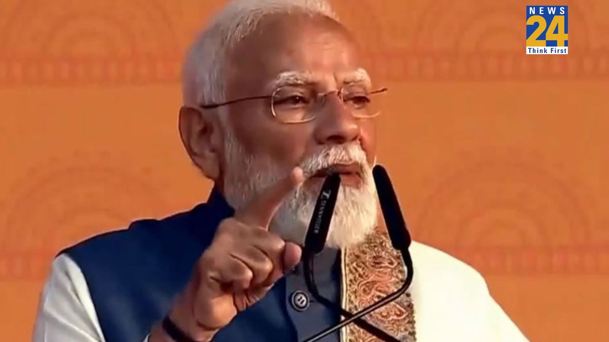 Narendra Modi PM Modi slams Congress, SP