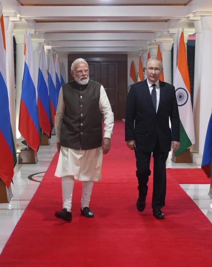 PM Modi welcomes Putin with red-carpet reception and warm hug at Delhi airport-1-2-3-4-5-6-7