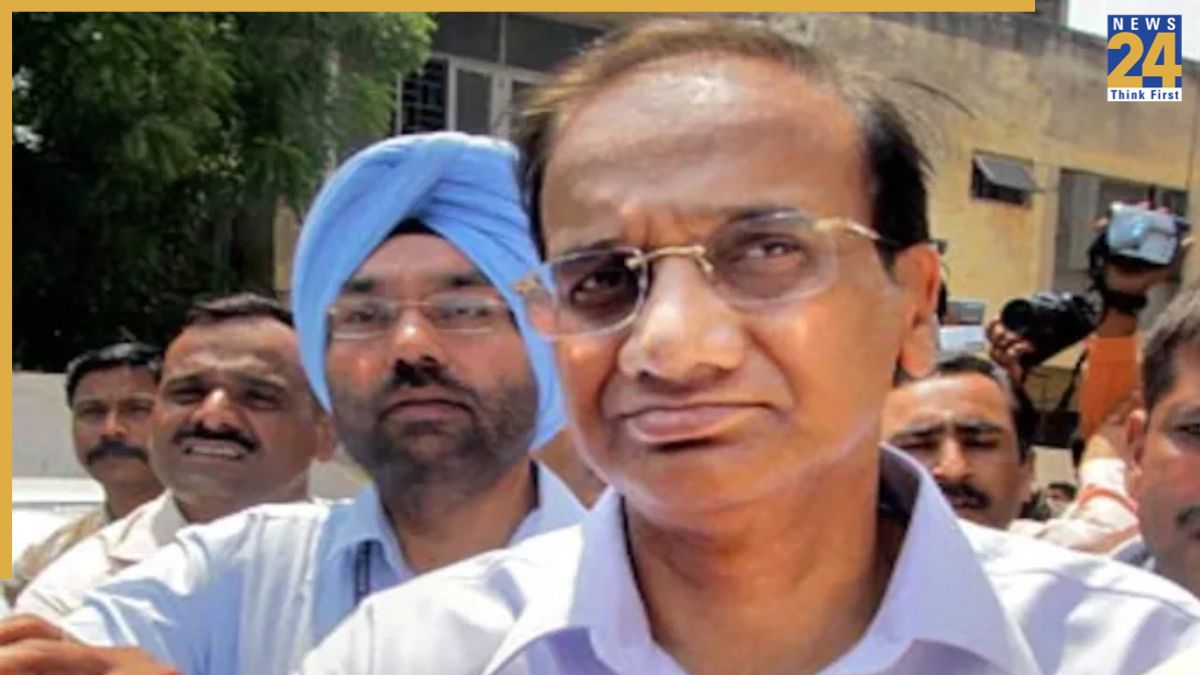 Pradeep Shukla Who is IAS Pradeep Shukla? UPSC topper, known for his unique working style