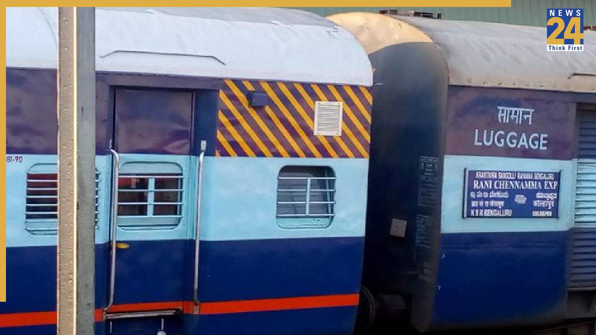 What do the different stripes on train coaches mean?