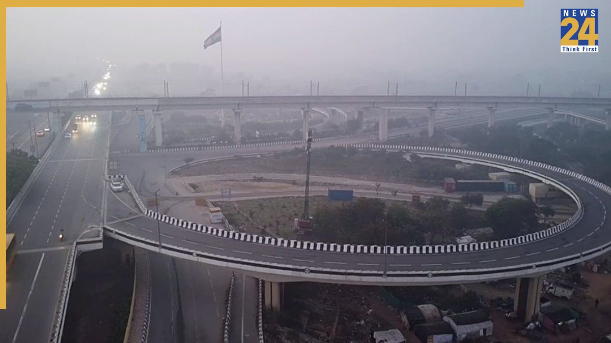 Delhi faces ‘Poor’ air quality with AQI at 300 as cold wave pushes temperature down to 5.7°C