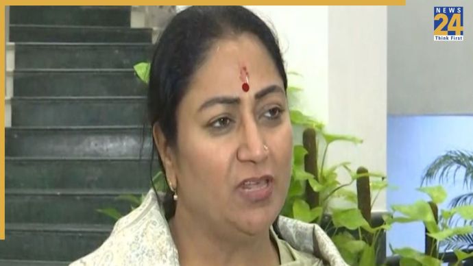 CM Rekha Gupta signals transport reforms
