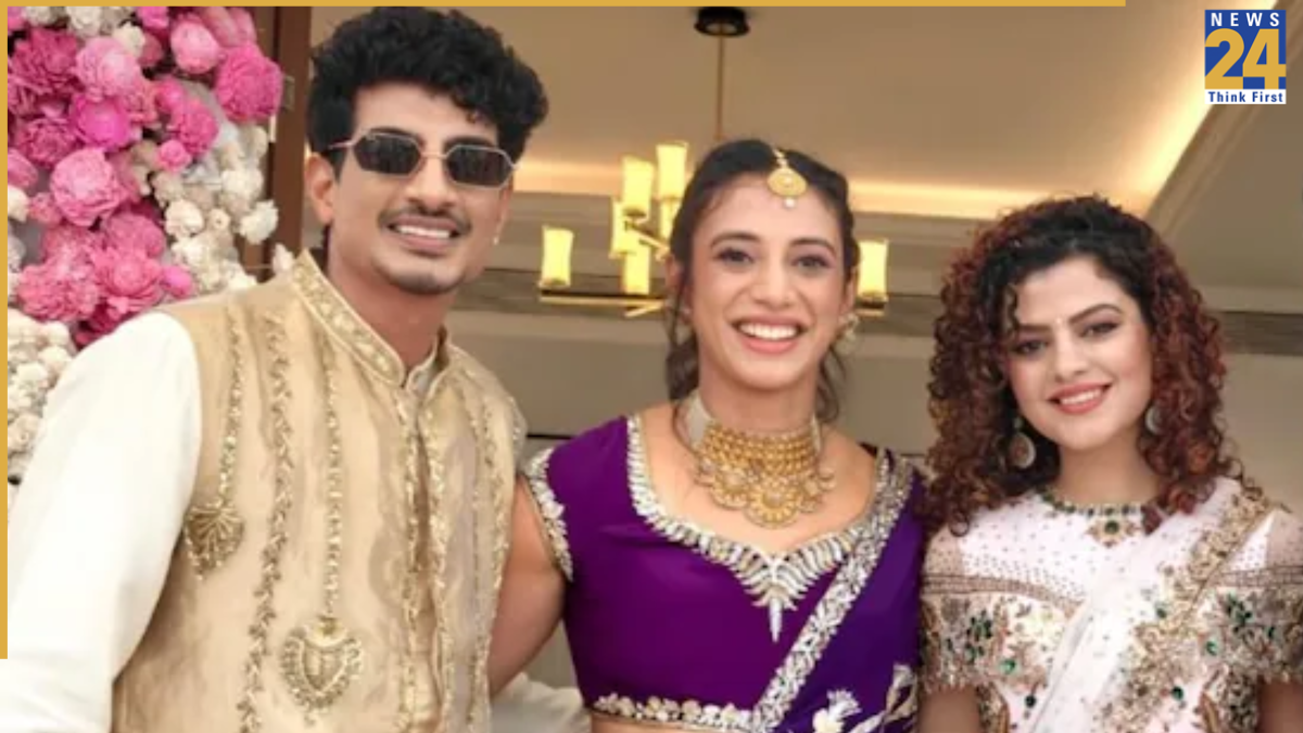 Palak Muchhal with brother Palash and Smriti Mandhana